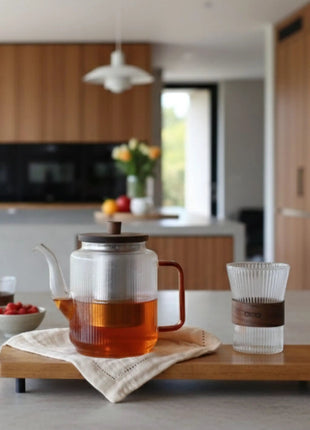 Theepot van borosilicaatglas - 1200 ml - met amberkleurig handvat by OGO Living