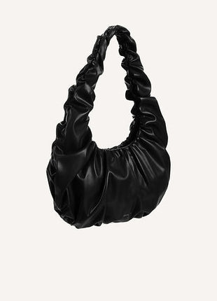 Croissant hand bag | club chic | black - Modeaccessoires - Handtassen