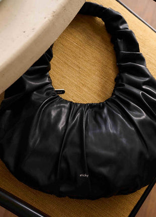 Croissant hand bag | club chic | black - Modeaccessoires - Handtassen