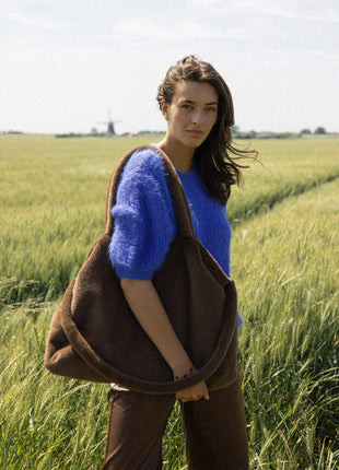 Fluffy trui met ronde hals – sporty blue Kleding Truien en cardigans