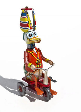 Eend op een driewieler, afmetingen: 10 × 22 cm, vervaardigd in Duitsland