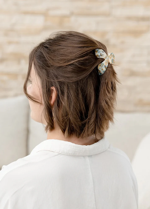 Julia – Gesplitste clip Marmer - licht blauw - Modeaccessoires - Haarspelden