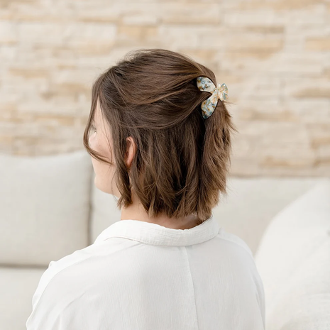 Julia – Gesplitste clip Marmer - licht blauw - Modeaccessoires - Haarspelden