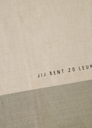 Keukenset - ’jij bent zo leuk’ - grafisch patroon - zand/grijs/groen - Cadeau’s & Lifestyle - Keuken & eetkamer