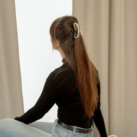 Olivia – Maanvormige clip Marmer grijs - Modeaccessoires - Haarspelden
