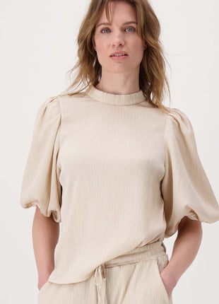 Plisse top met pofmouw – beige - Kleding - Blouses