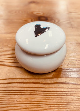 Geurkaars keramiek bol met deksel - zilver - hartje