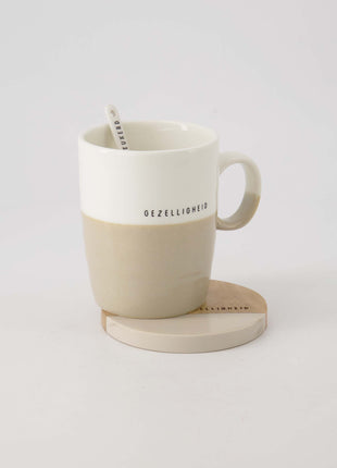 Set van 2 onderzetters hout - ’gezelligheid’ - zand/naturel - Cadeau’s & Lifestyle - Keuken & eetkamer - Planken &
