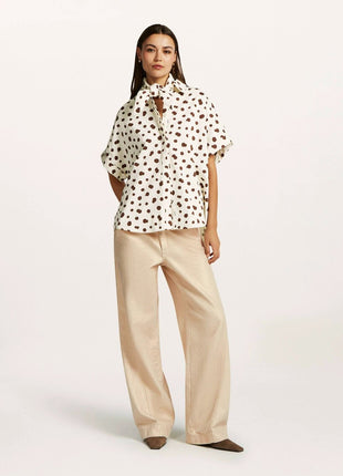 Bloesje - April - BC47121261 by BEAUMONT