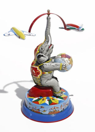 Olifant met vliegtuigjes, afmetingen: 20 × 23 cm, vervaardigd in Duitsland