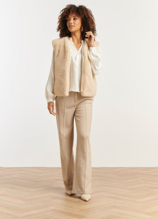 Vestje Fake Fur 25556 Offwhite Kleding Blazers & vestjes
