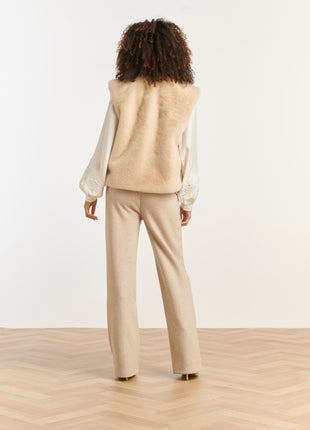 Vestje Fake Fur 25556 Offwhite Kleding Blazers & vestjes