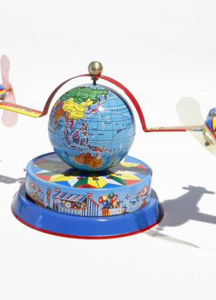 Carrousel met vliegtuigen rond de wereldbol, 34 × 16 cm, Gemaakt in Duitsland